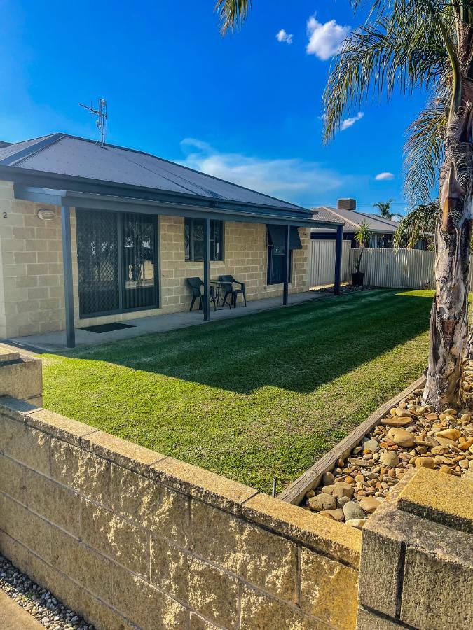 Dbj Holiday Units Mulwala Extérieur photo