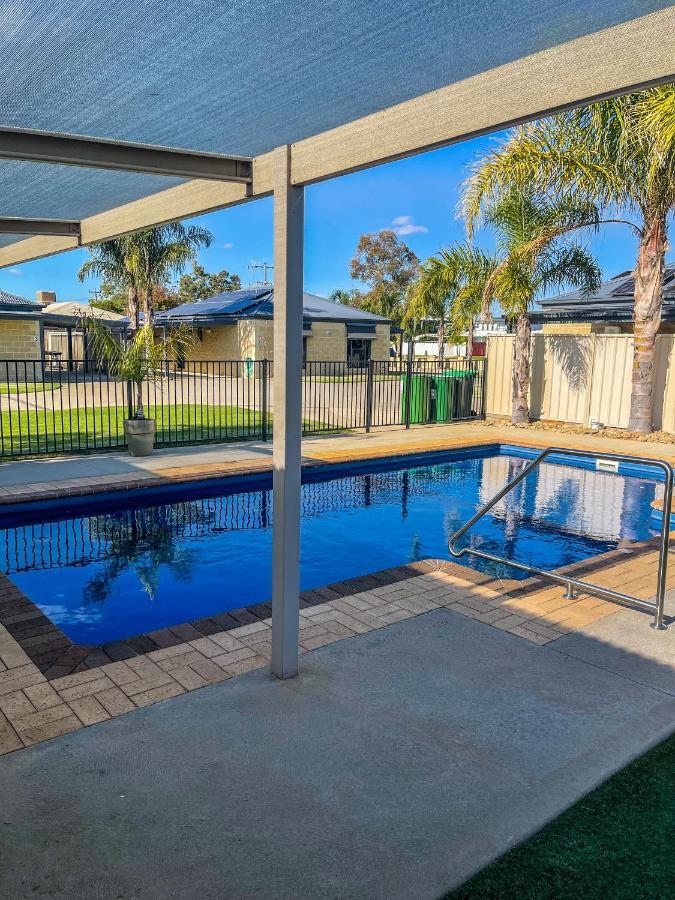 Dbj Holiday Units Mulwala Extérieur photo