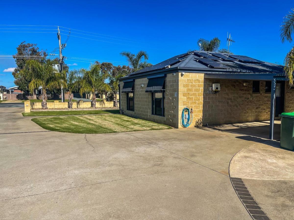 Dbj Holiday Units Mulwala Extérieur photo