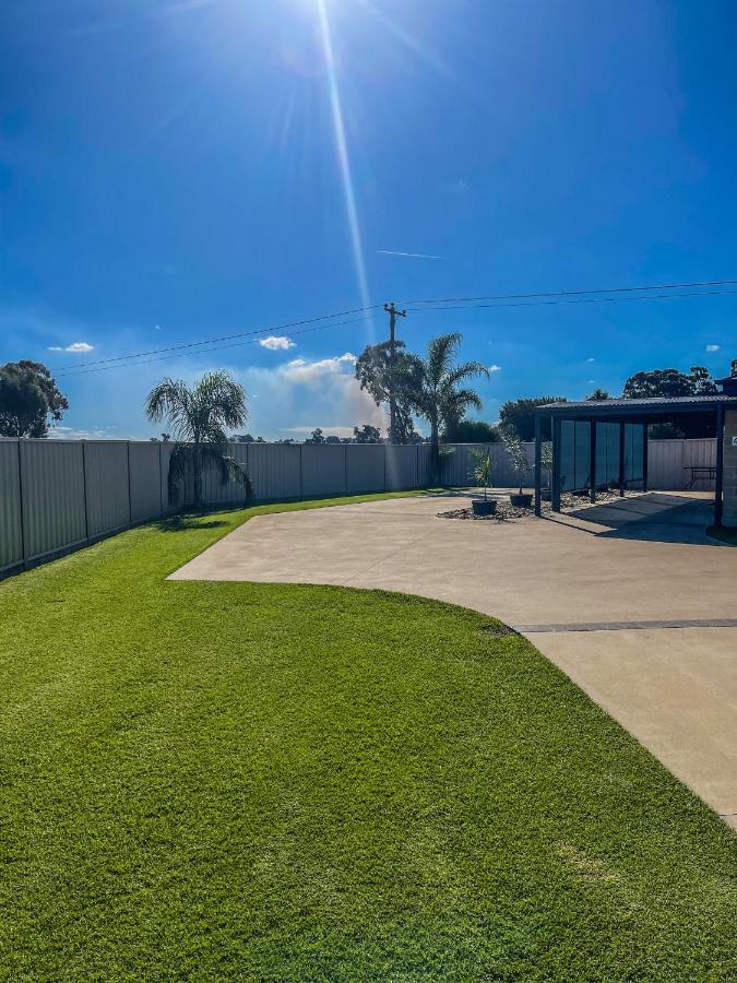 Dbj Holiday Units Mulwala Extérieur photo