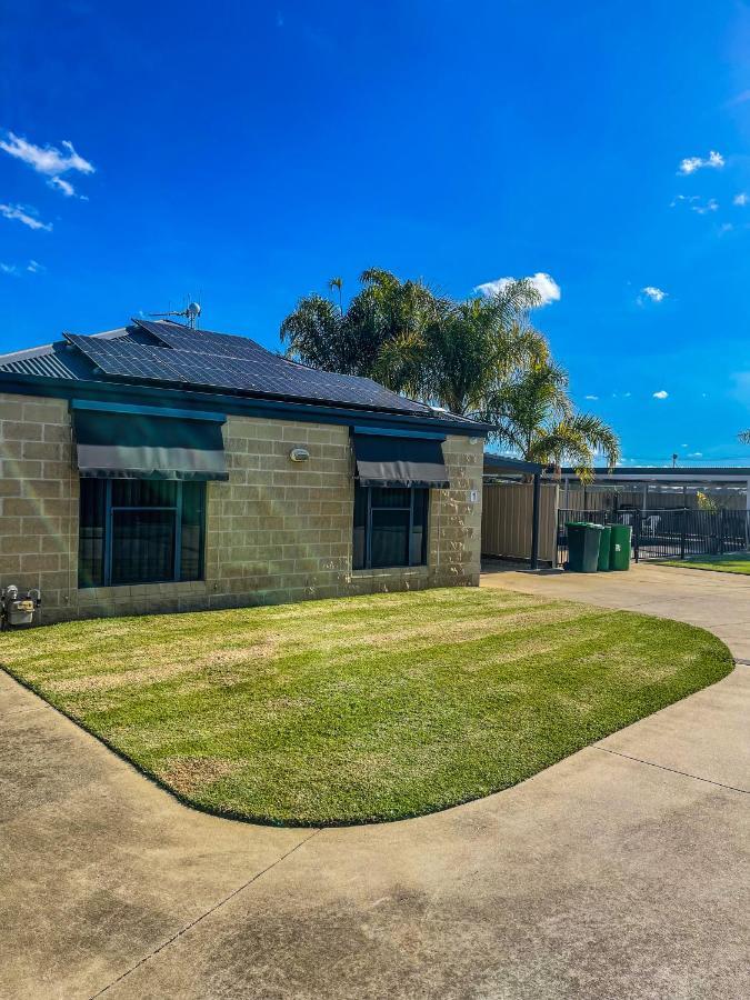 Dbj Holiday Units Mulwala Extérieur photo