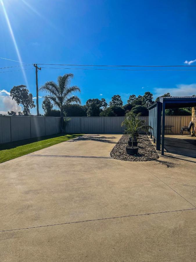 Dbj Holiday Units Mulwala Extérieur photo