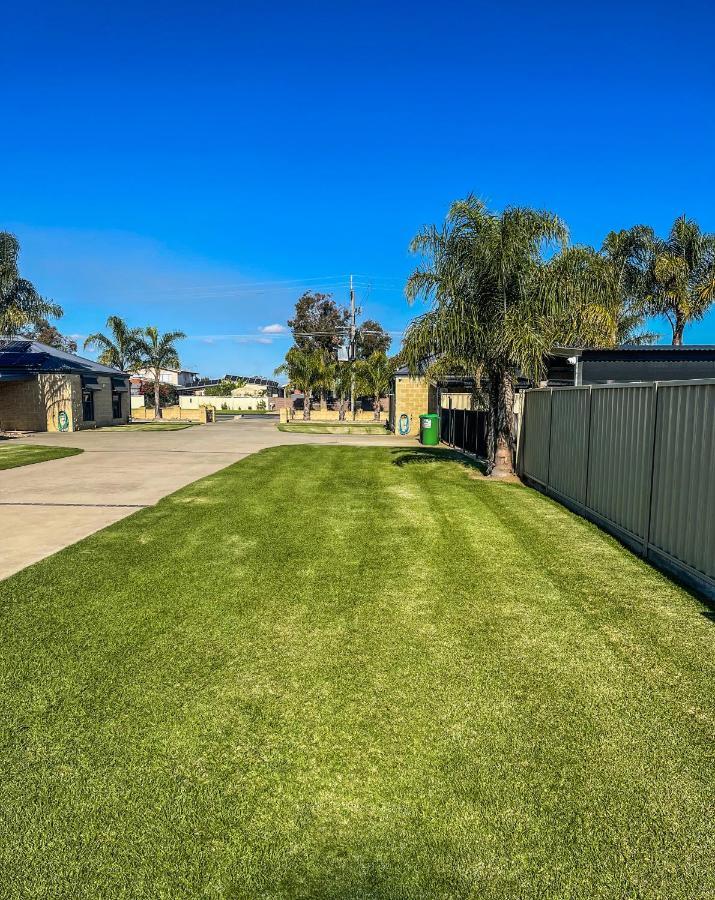 Dbj Holiday Units Mulwala Extérieur photo