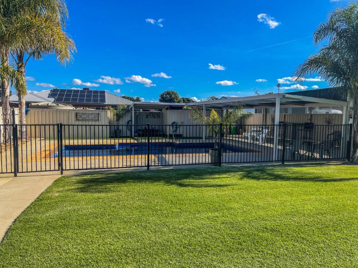 Dbj Holiday Units Mulwala Extérieur photo