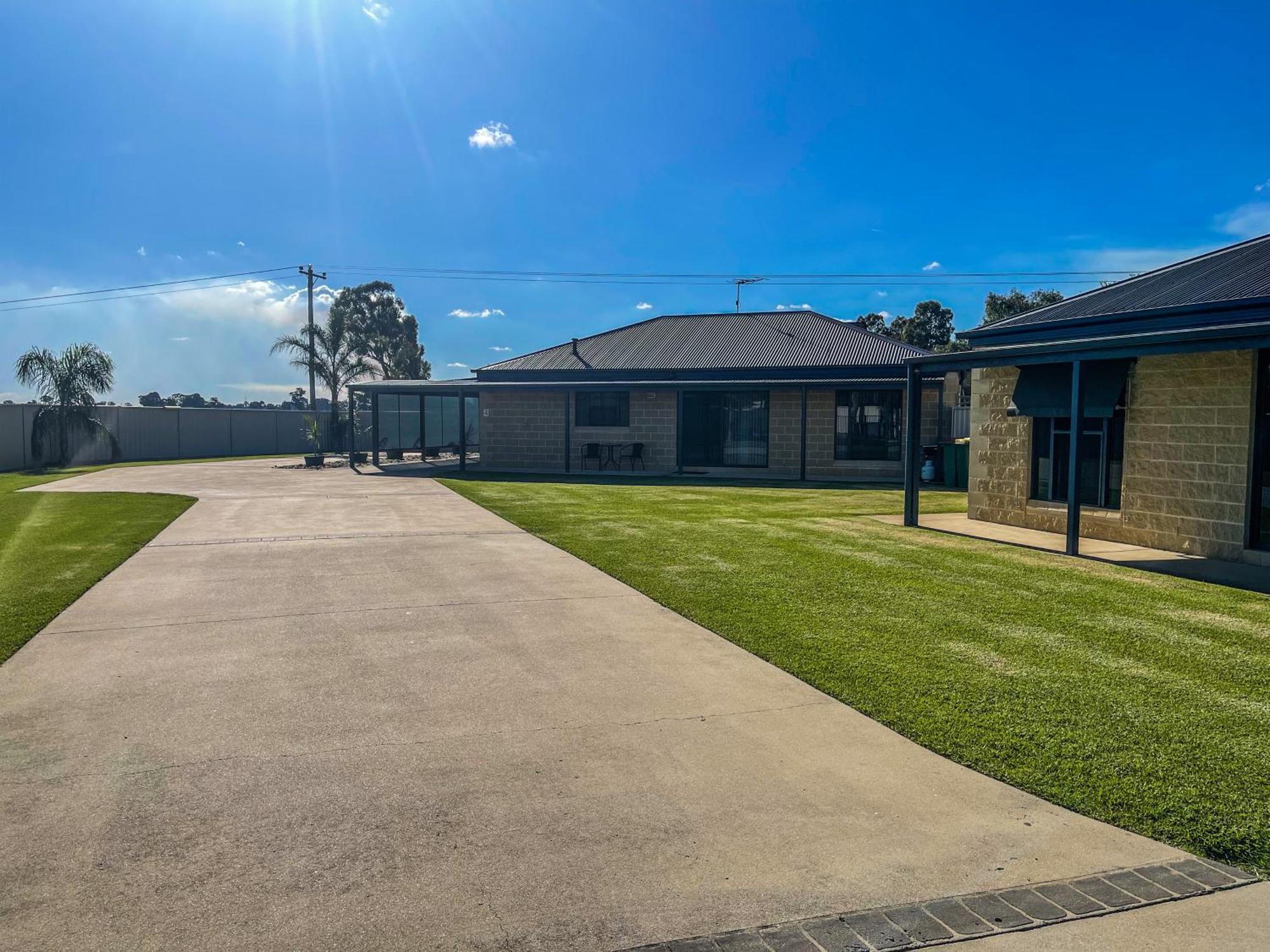 Dbj Holiday Units Mulwala Extérieur photo