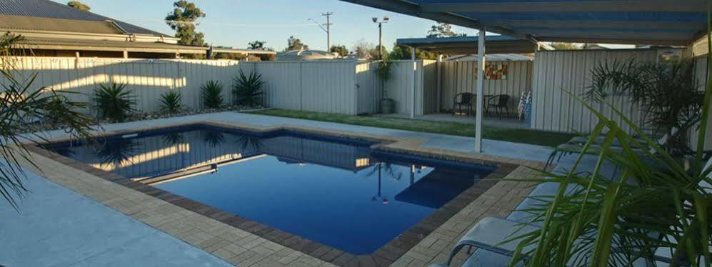 Dbj Holiday Units Mulwala Extérieur photo